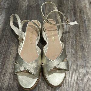Jack Rogers Gold Espadrille Platform sandals size 8